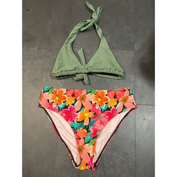Multicolor, two-piece swimwear size‎ medium A-101 - Picture 1 of 3